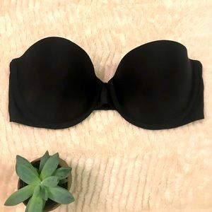 ✨ Victoria’s Secret ✨ Black Strapless Bra